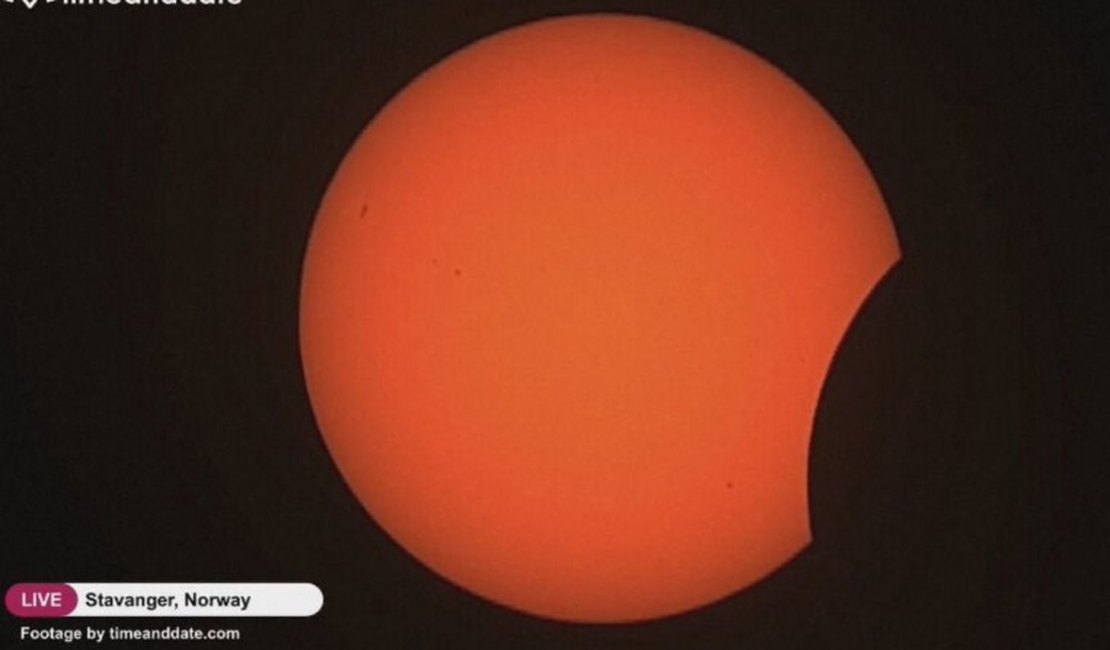 Começa eclipse solar total; acompanhe ao vivo