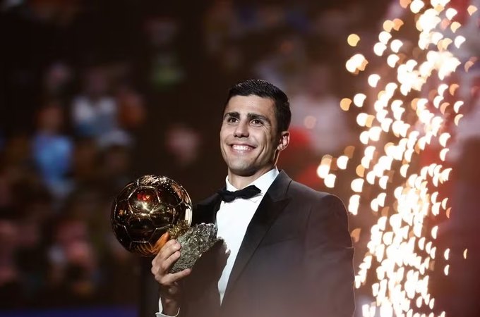 Rodri do Manchester City desbanca Vini Jr. e é eleito melhor jogador do mundo