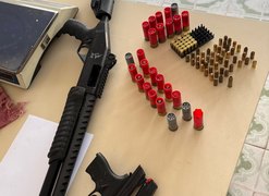 Polícia Militar apreende armas e munições durante cumprimento de mandado em condomínio de Arapiraca