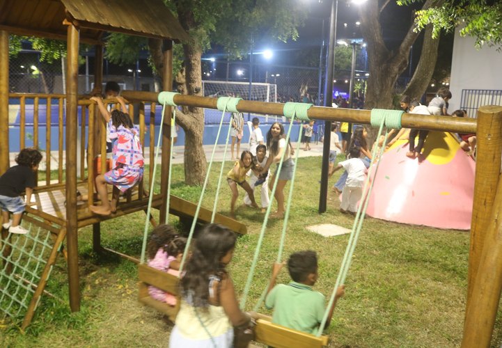 Luciano Barbosa entrega nova praça e Arapiraquinha no Jardim Esperança