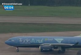 Avião com corpo de Gugu Liberato chega ao aeroporto de Viracopos