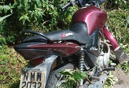 RP do 3º BPM recupera motocicleta com queixa de roubo abandona, em Arapiraca