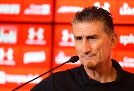 Bauza esquece 6 a 1 e nega revanche contra Timão: “É outra história”