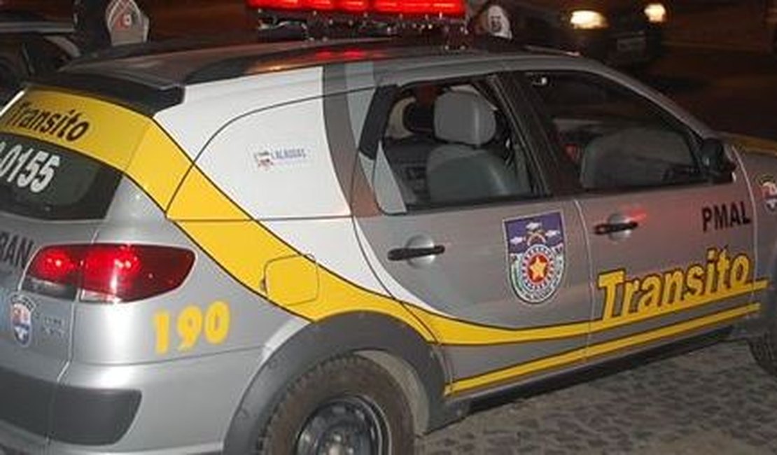 Condutor avança preferencial e acerta motociclista em Arapiraca