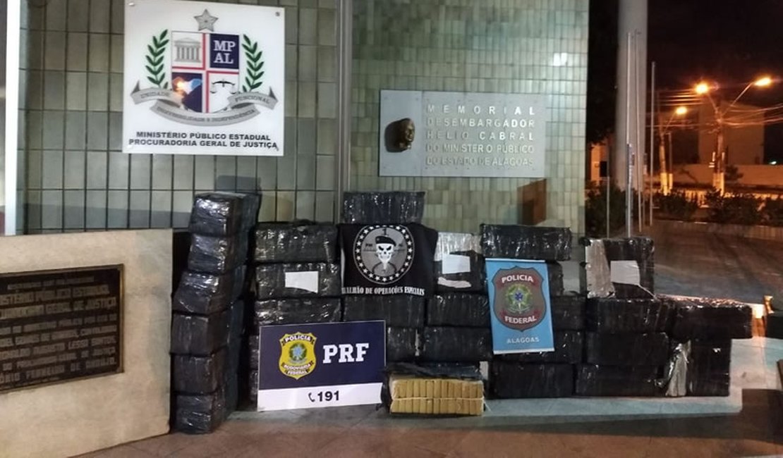 Avaliada em R$ 800 mil, carga de 620 kg de maconha é apreendida em Maceió