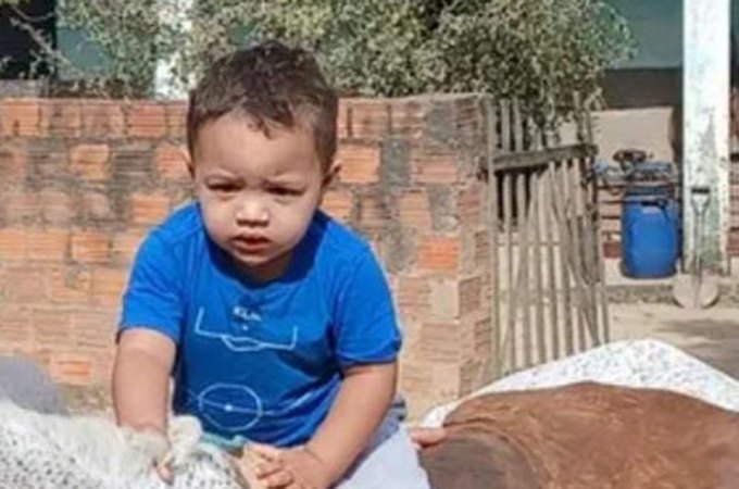 Carro derruba muro de residência e menino de 2 anos morre em Batalha