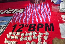 Força Tática do 12° BPM prende dois homens por tráfico de drogas no Maceió 1