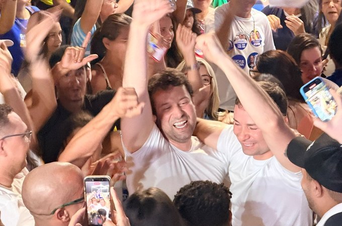Daniel Barbosa é reeleito deputado federal com mais de 100 mil votos