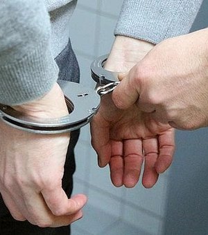 Homem com mandado em aberto por roubo é preso em Arapiraca