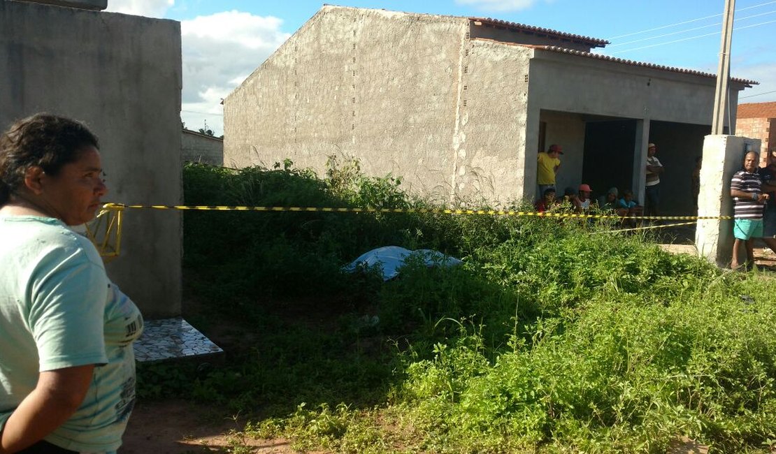 Homem é brutalmente assassinado a facadas no Agreste