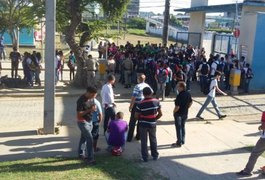 Alunos do Cepa protestam pela falta de transporte escolar