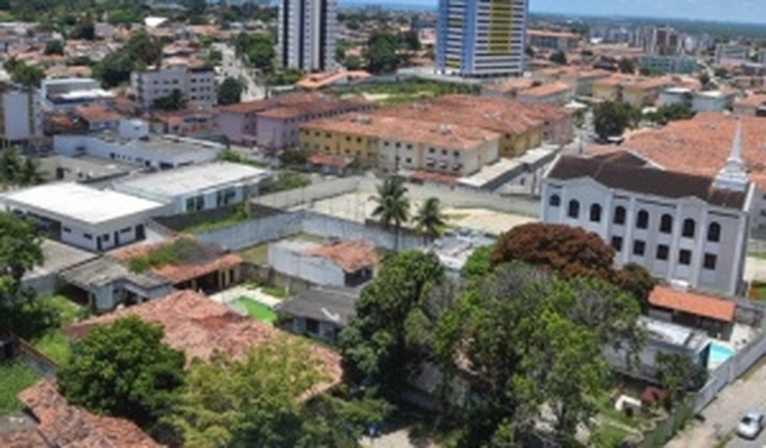 Homem se passa por oficial de Justiça para cometer assaltos em residências