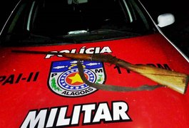 Filho de vereador denuncia pai por posse ilegal de arma de fogo