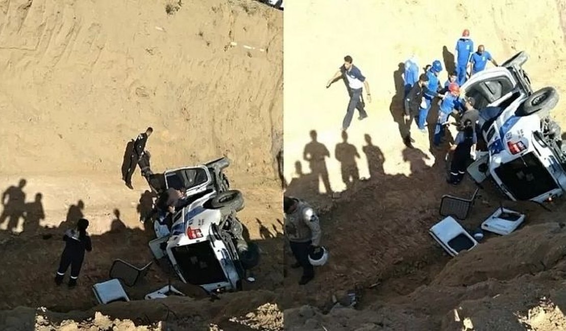 Carro da PM despenca 8 metros em buraco de obra e um soldado morre no ES