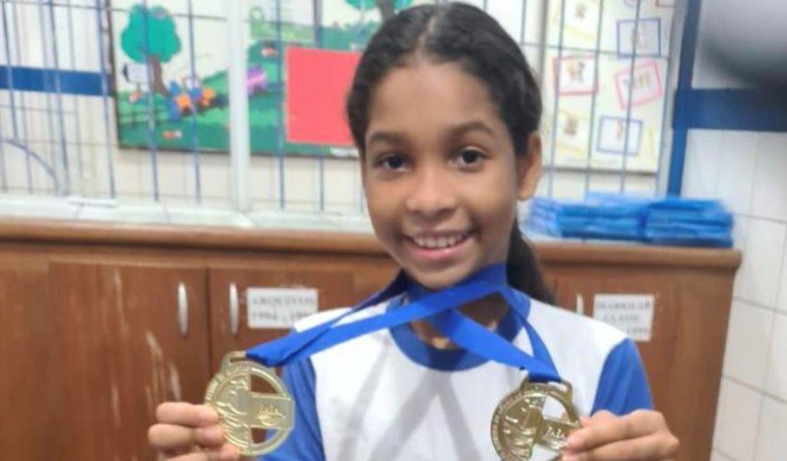 Estudante da rede municipal de ensino de Maceió é campeã estadual de natação