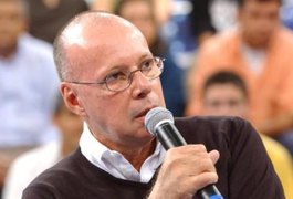 Internado às pressas, Gilberto Braga passa por cirurgia no cérebro