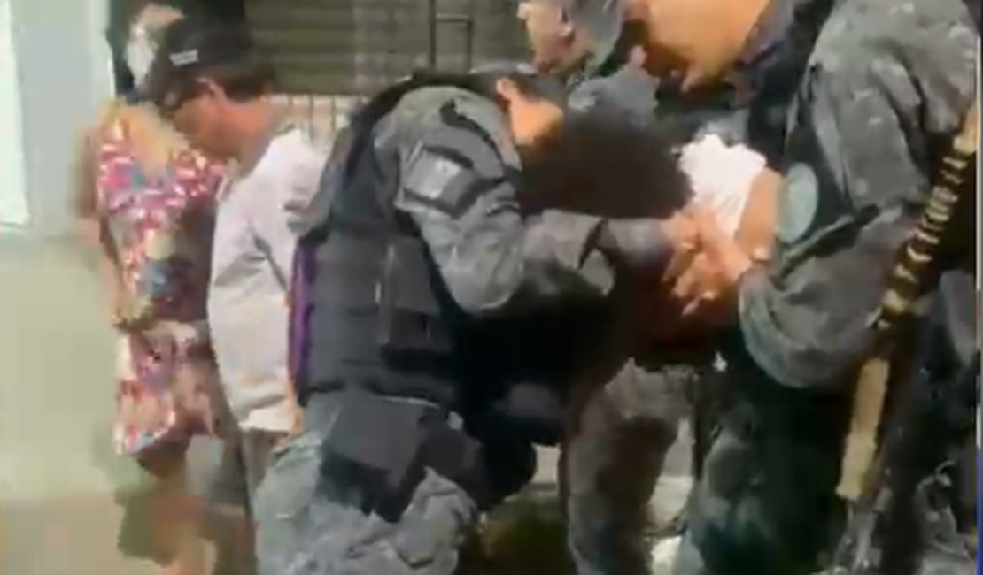 Militares da Companhia de Choque salvam criança de dois anos que estava engasgada em Santa Lúcia