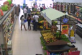 Câmeras de segurança flagram ação de ladrões em supermercado de Arapiraca