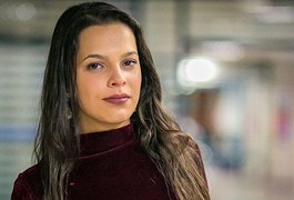 Ex-BBB Mayla Araújo escorrega no português e internautas não perdoam