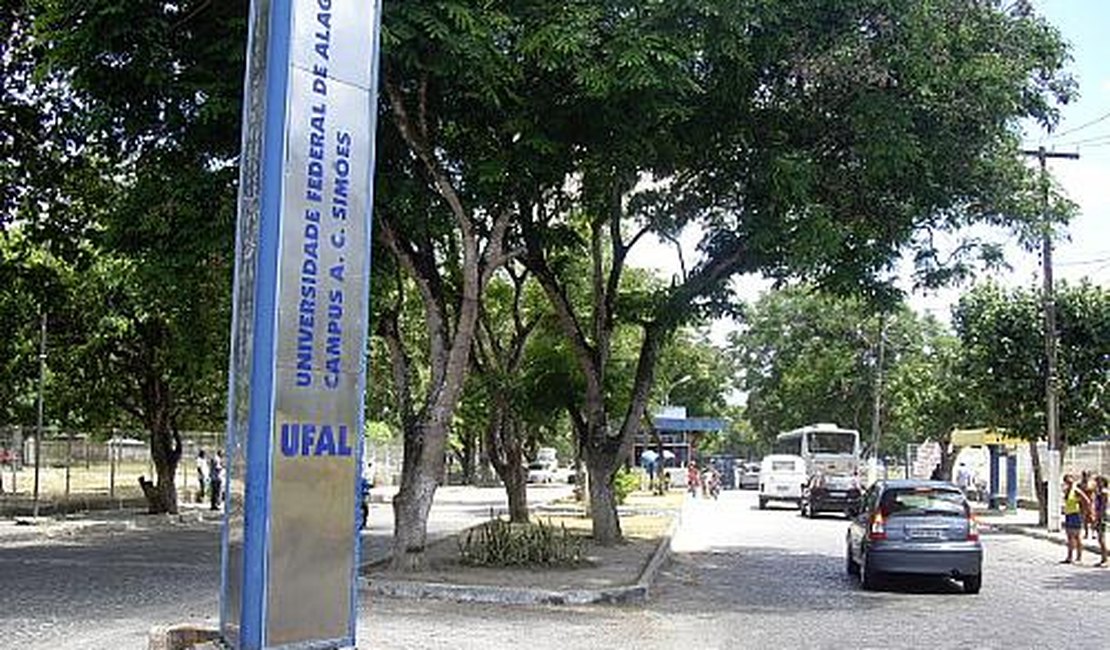 Servidores federais da Ufal decidem por greve a partir de março