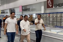 Prefeito visita instalações do Mix Mateus antes da inauguração em Arapiraca