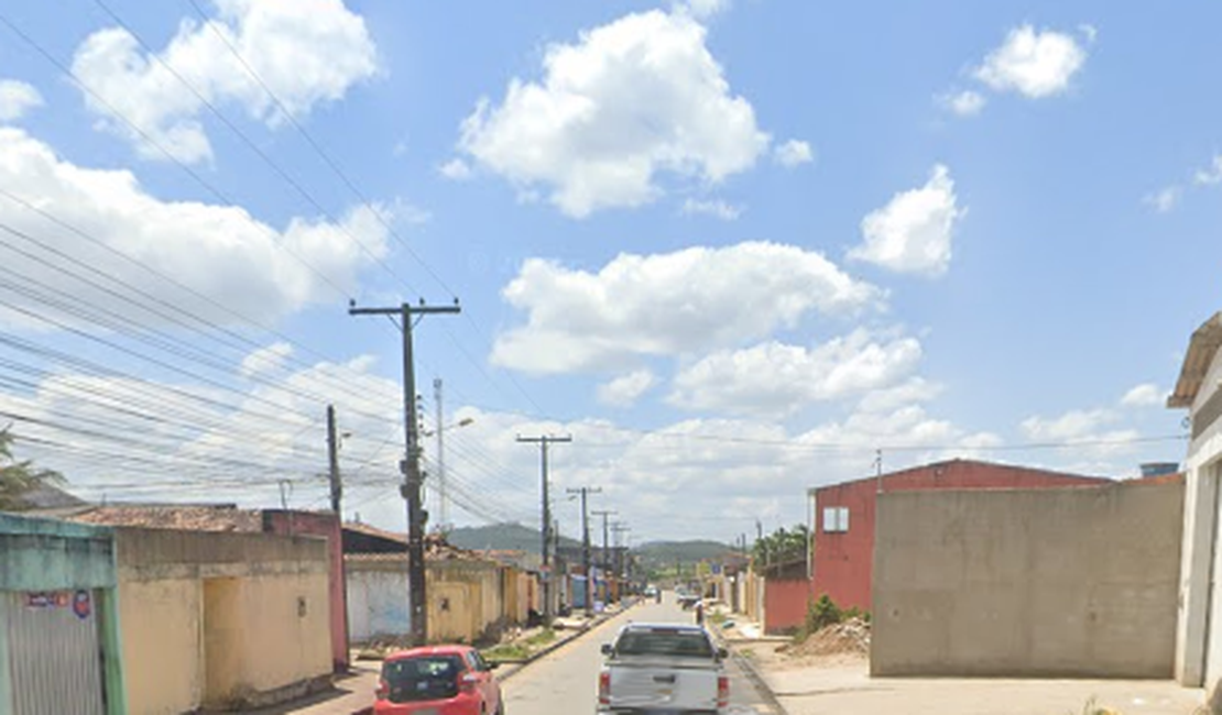 Condutor sofre ferimento grave na cabeça em colisão com carro no bairro Massaranduba