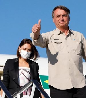 Bolsonaro chega aos EUA para férias com a família