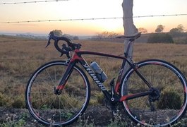 Criminosos armados roubam bicicleta e celular de ciclista, em Arapiraca