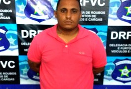PC prende suspeito e apreende carro roubado, em AL