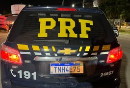 PRF apreende carro com queixa de roubo na parte alta de Maceió