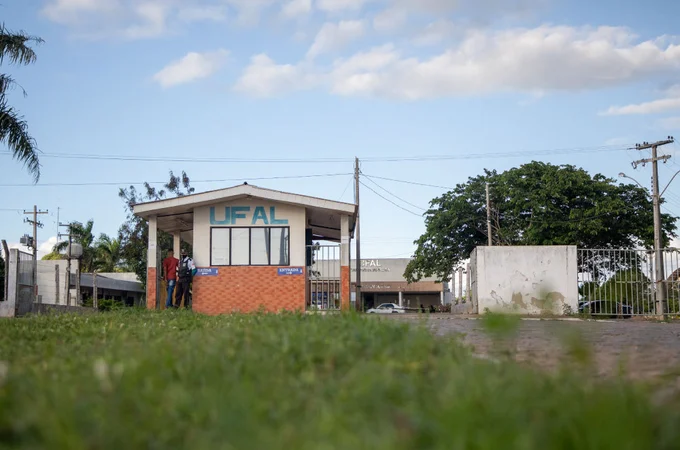 Justiça determina inclusão de estudantes com deficiência na Ufal