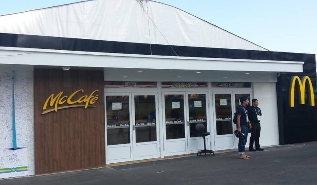 Falta de água fecha lanchonete da rede McDonald's na Vila dos Atletas
