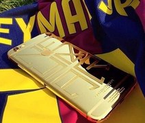 Neymar causa nas redes sociais com celular personalizado de R$ 16 mil