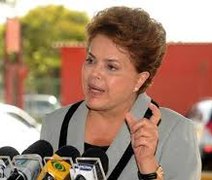 No Twitter, Dilma lamenta morte de torcedor e pede delegacias nos estádios