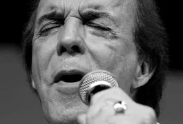 Morre Nilton Cesar, voz marcante da música romântica, aos 86 anos