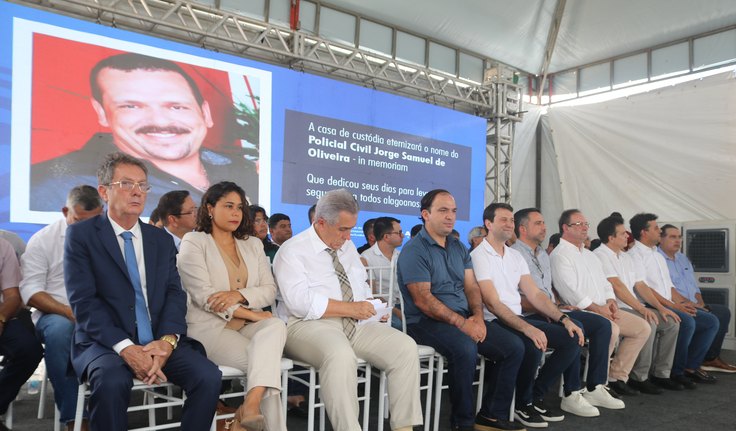 Paulo Dantas e Luciano Barbosa entregam nova Casa de Custódia de Arapiraca e 5km de ruas pavimentadas