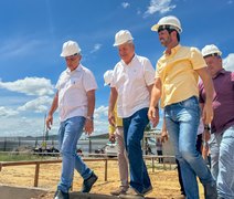 Em União dos Palmares, Ronaldo Lessa acompanha obras da rodoviária e do estádio municipal