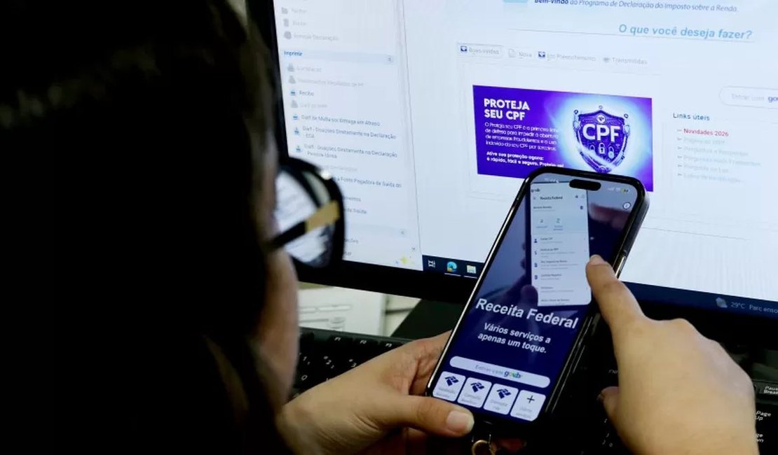 Receita paga lote extra da restituição do Imposto de Renda no dia 15; veja quem recebe