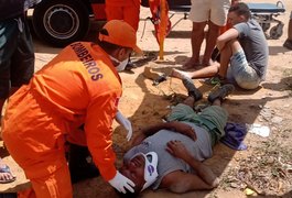 Vídeo. Colisão entre carro e moto deixa homem ferido em Arapiraca