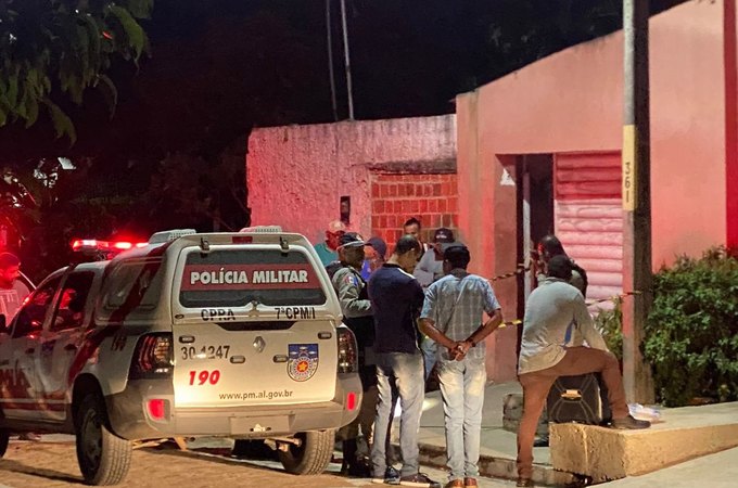 Dois homens são mortos com disparos de arma de fogo dentro de bar, em Girau do Ponciano