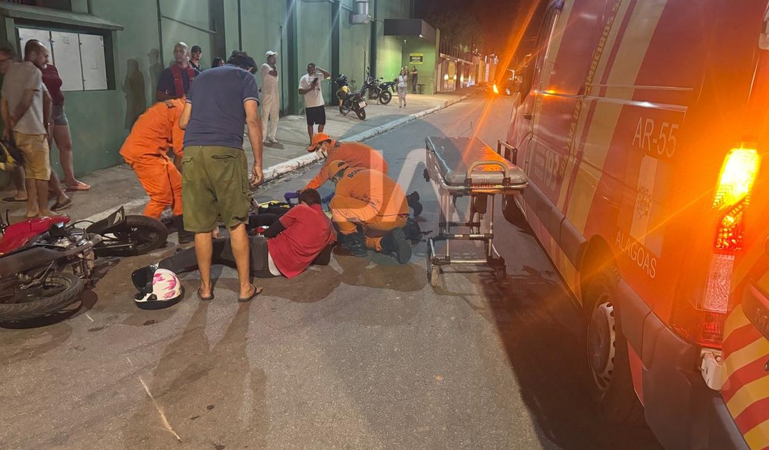 Colisão entre carro e motocicleta deixa casal ferido no bairro Alto do Cruzeiro, em Arapiraca