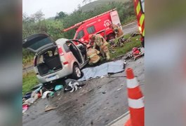 Grave acidente deixa dois mortos e quatro feridos na BR-101, no RJ