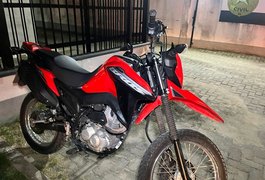 Casal É Preso Após Confusão Em Barraca Na Orla De Cruz Das Almas E Moto Com Queixa De Roubo