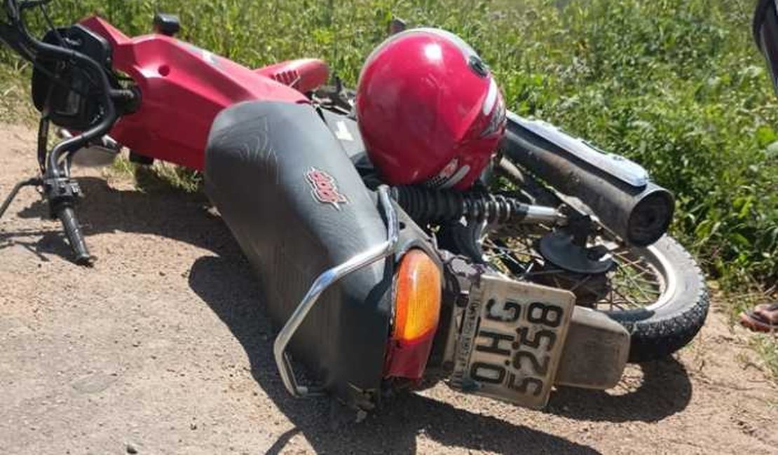 Condutora morre em batida envolvendo carro e motocicleta em Poço das Trincheiras