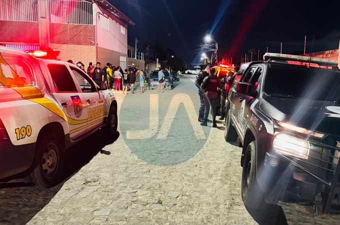 Homem é morto a tiros enquanto assistia partida de futebol em quadra de Arapiraca