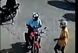 Com arma de fogo em punho, criminosos roubam motocicleta de homem, em Arapiraca