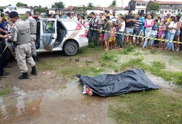 Estudante de 14 anos é assassinada a tiros em frente a escola