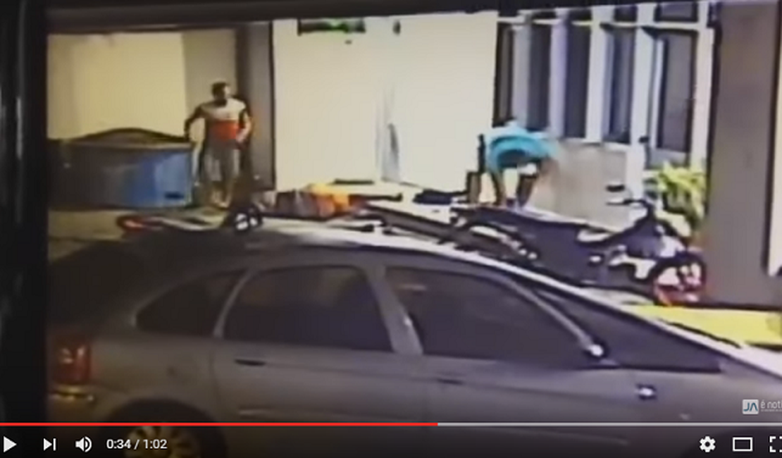 PC divulga vídeo de assassinato de jovem em posto de combustíveis em Arapiraca