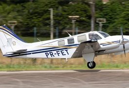 Avião de pequeno porte faz pouso de emergência após colisão com ave no interior de SP