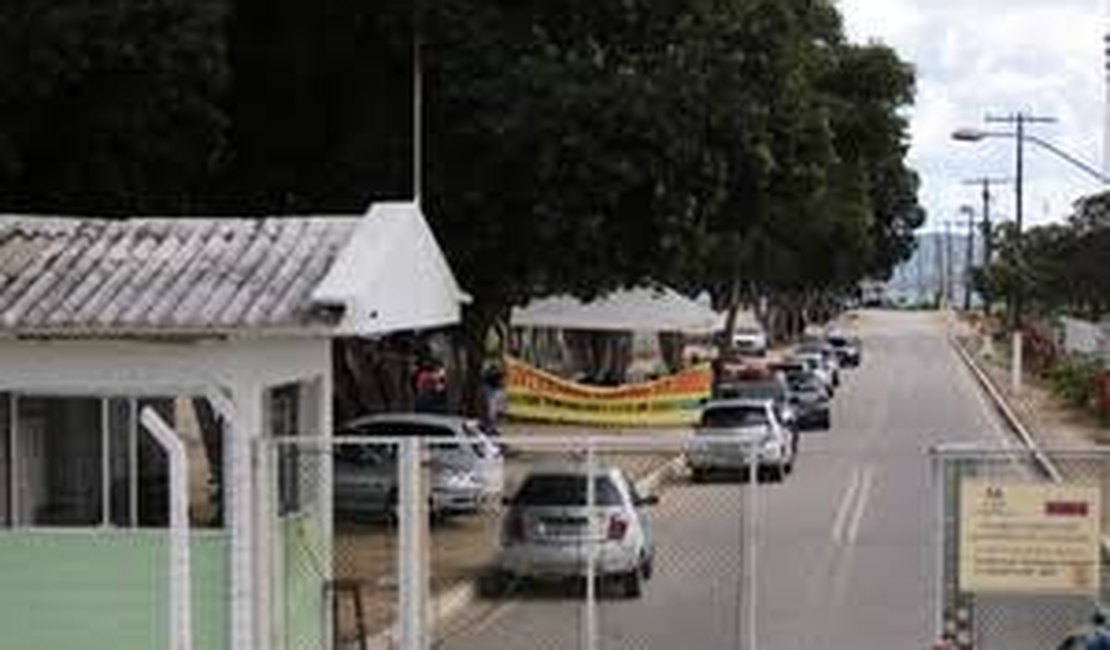 Agentes penitenciários suspendem visitas a presos neste final de semana